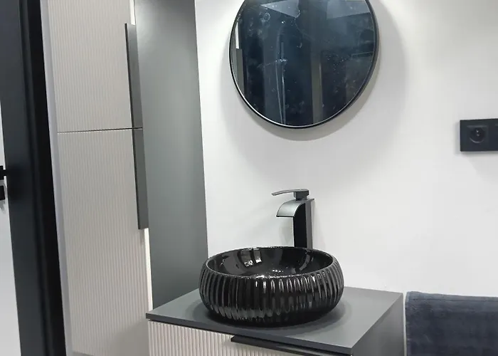 Сasa de vacaciones Osada Blanka Black & White