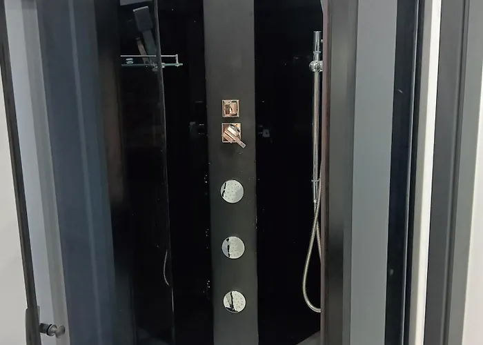 Сasa de vacaciones Osada Blanka Black & White